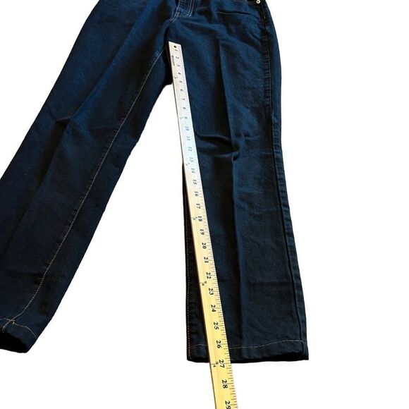 Calvin Klein Black Five Pocket Jeans. Size 6. 32 inch inseam. Great Condition!! - Picture 8 of 11